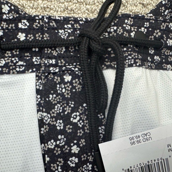 NWT American Eagle Men’s  3” Poolside Swim Short Bathing Suit Black Medium - Picture 8 of 9